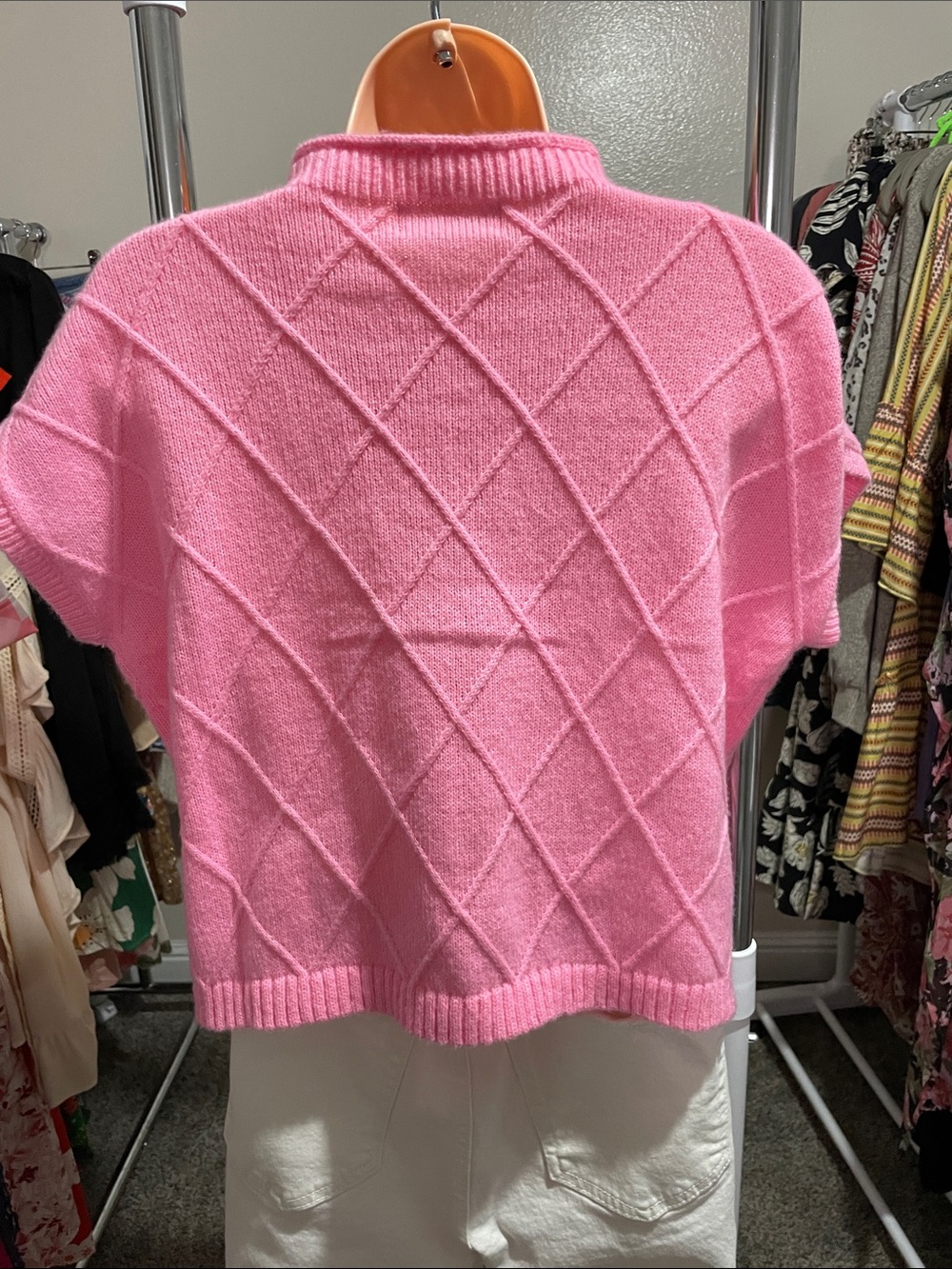 NWOT Peach Love California Pink Diamond-Pattern Knit Short Sleeve Light Sweater - Picture 3 of 3